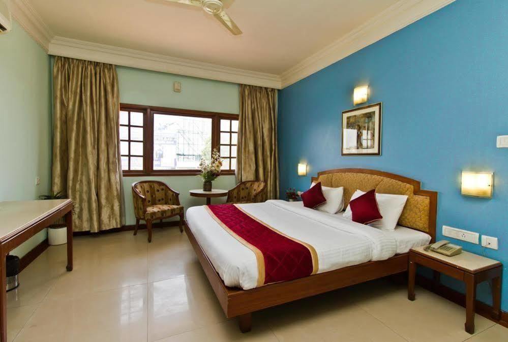 Oyo 579 Hotel Aab Bangalore Buitenkant foto