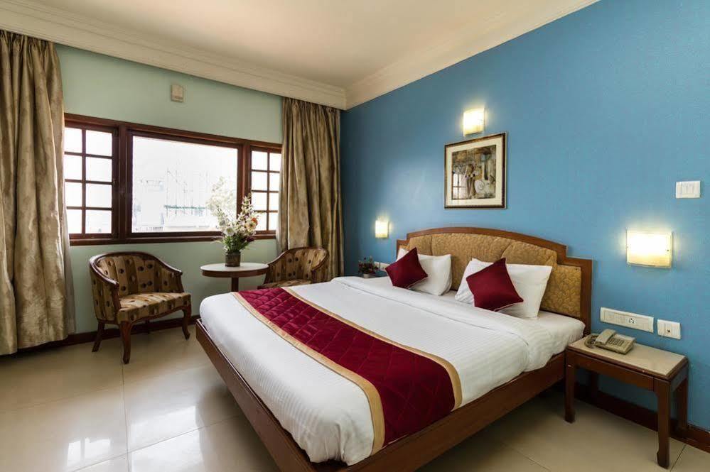 Oyo 579 Hotel Aab Bangalore Buitenkant foto